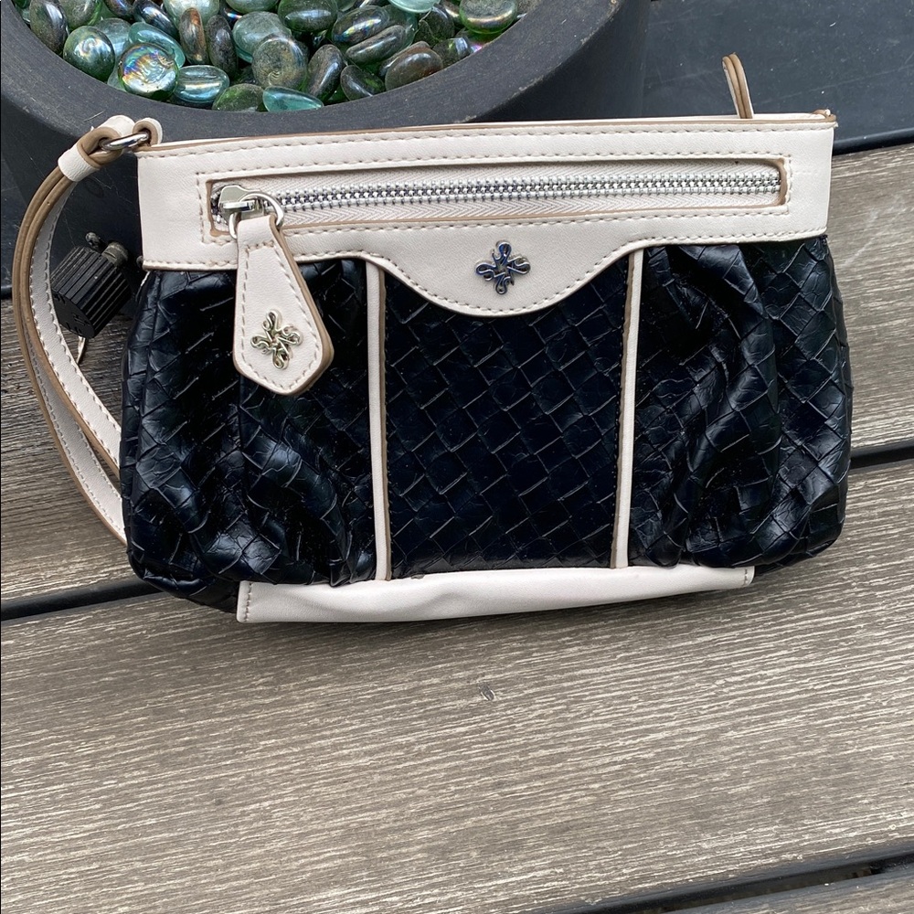 Simply Vera Wang Elegant Black and Cream Clutch Purse Wristlet